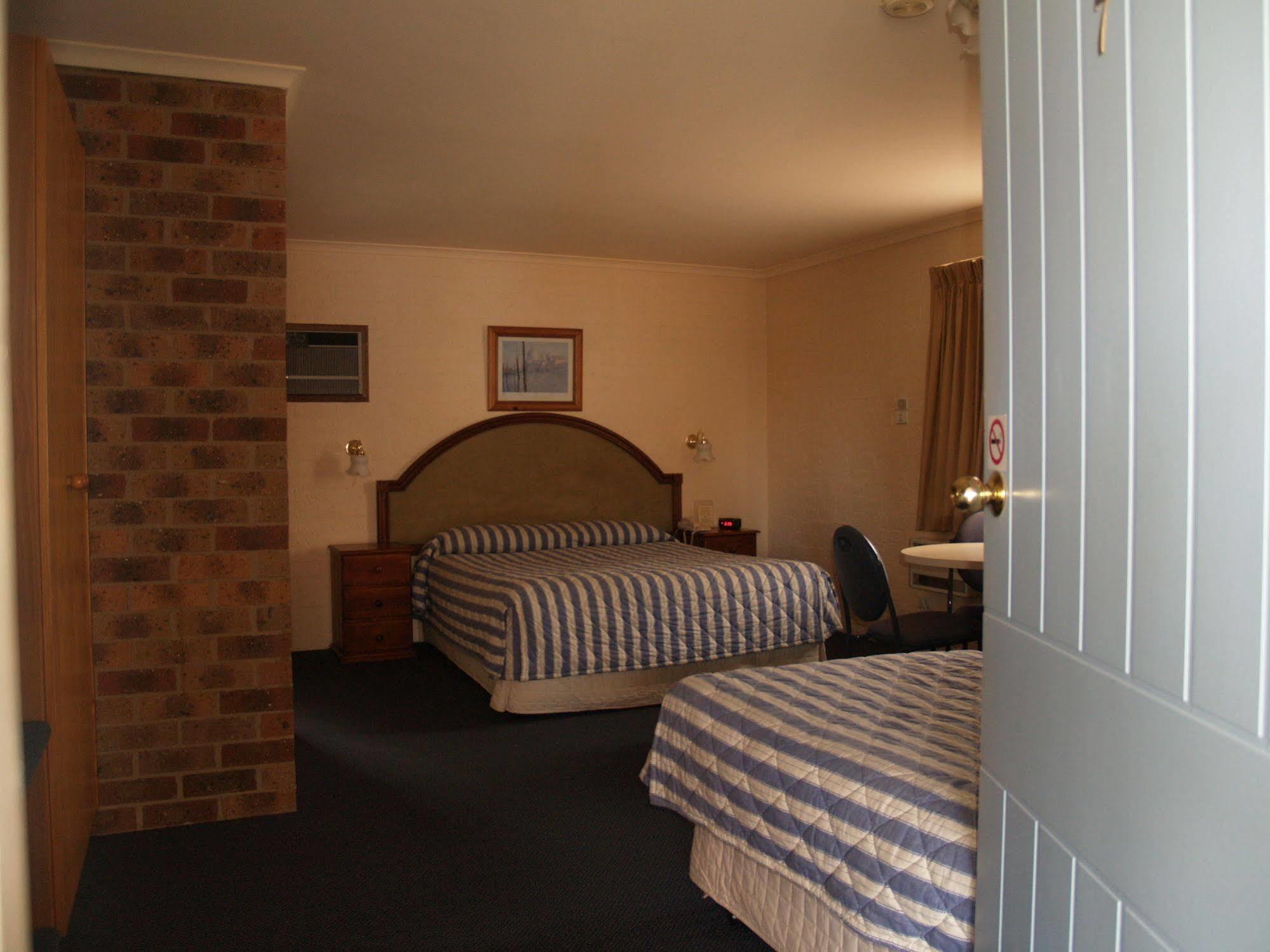 Kinross Inn Кума Экстерьер фото